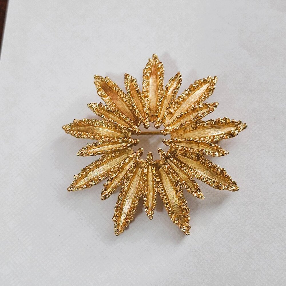 Vintage Avon Starflower Brooch Pin Marked AVON
